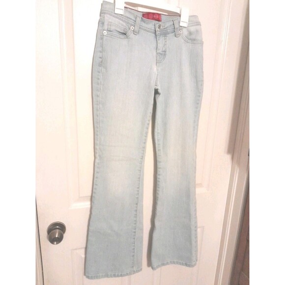 Vintage Y2K Glo Women’s 3 Light Denim Low Rise  Flare Jeans. B49 - Picture 1 of 8